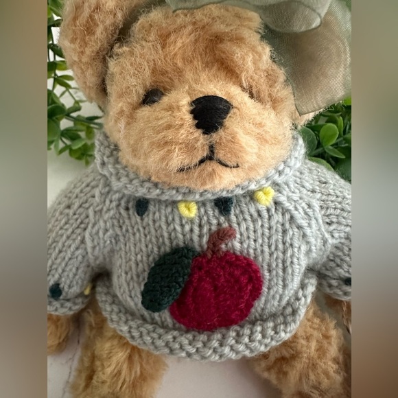 Ganz Cottage Collectibles 1998 Mitzie Bear Plush Stuffed Animal Brown 10"  Apple - Picture 2 of 6